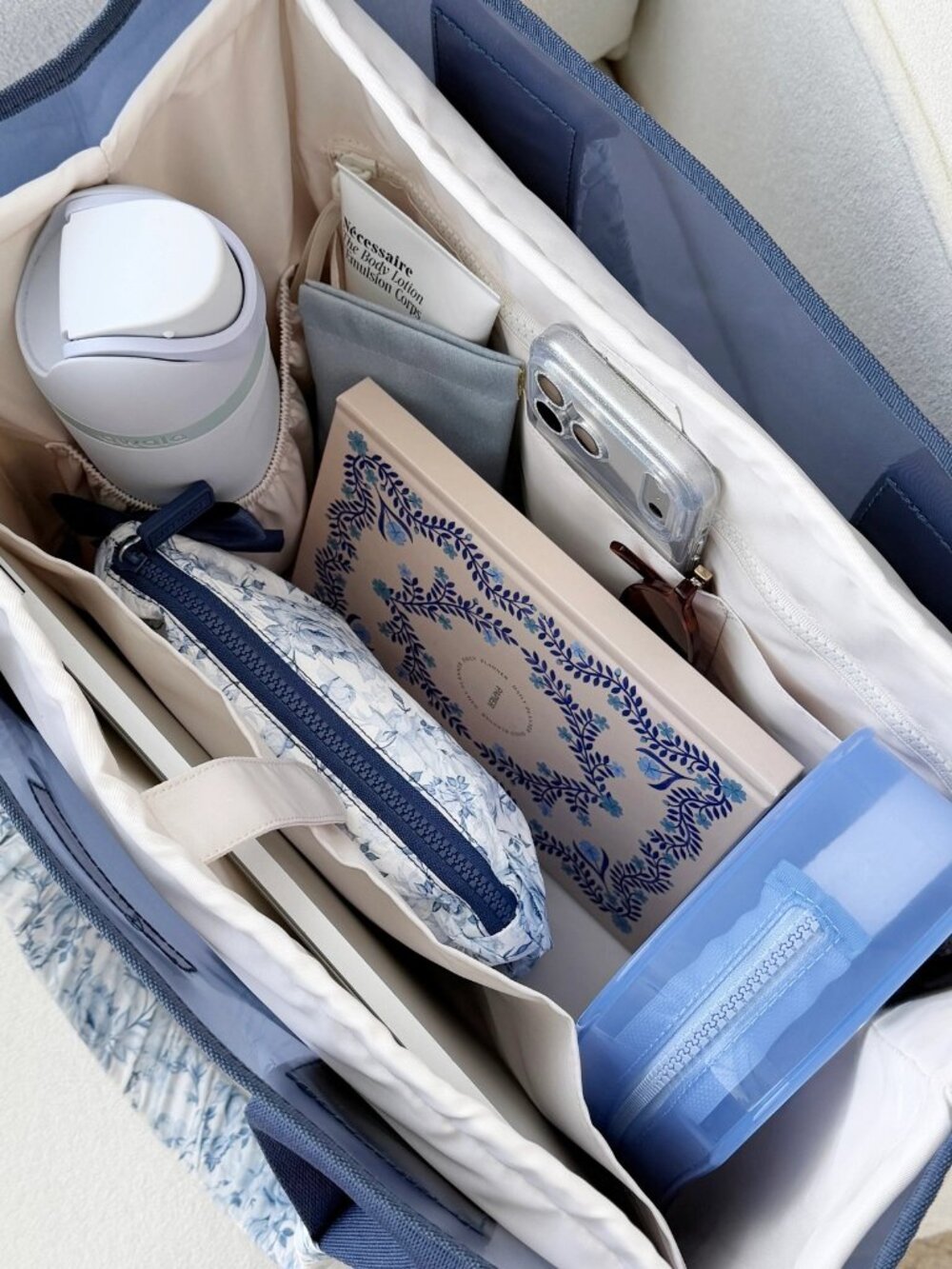 Case-Mate Jelly Tote Organizer Insert French Vanilla Laptop Sleeve Pockets NWT - Picture 4 of 9